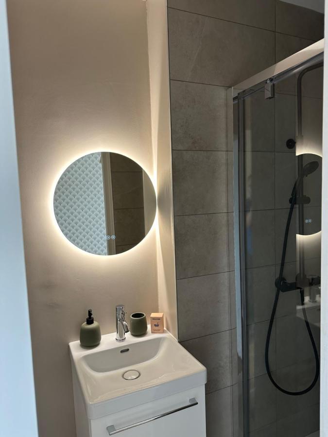 Appartement Le Madeleine - Cosy & Renove - Face Tram à Orléans Extérieur photo